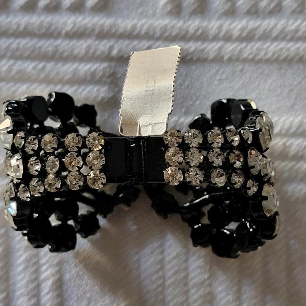 Large Glass Rinestone Braclet. - Picture 3 of 6